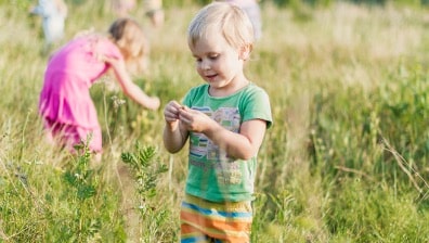 Les multiples bienfaits de la nature pour les enfants attestés par des études 