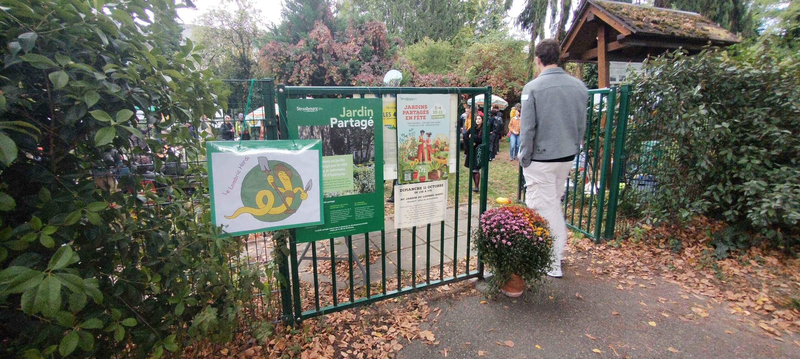 Portail du jardin partagé Lombric Hardi
